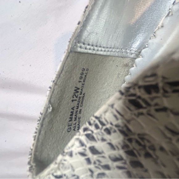 AVENUE SHOES - Picture 5 of 10